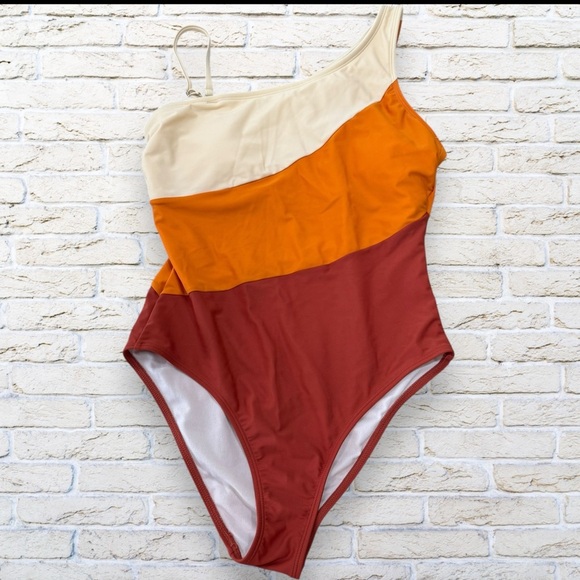 NWT CUPSHE Color Block One Piece
Swimsuit Shirred Off Shoulder Bathing Suit SM - Picture 4 of 5